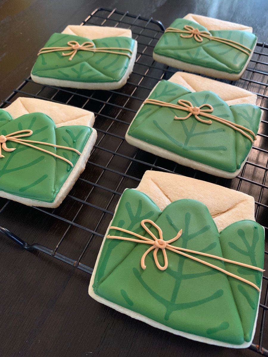 Close-up of lembas bread cookies.